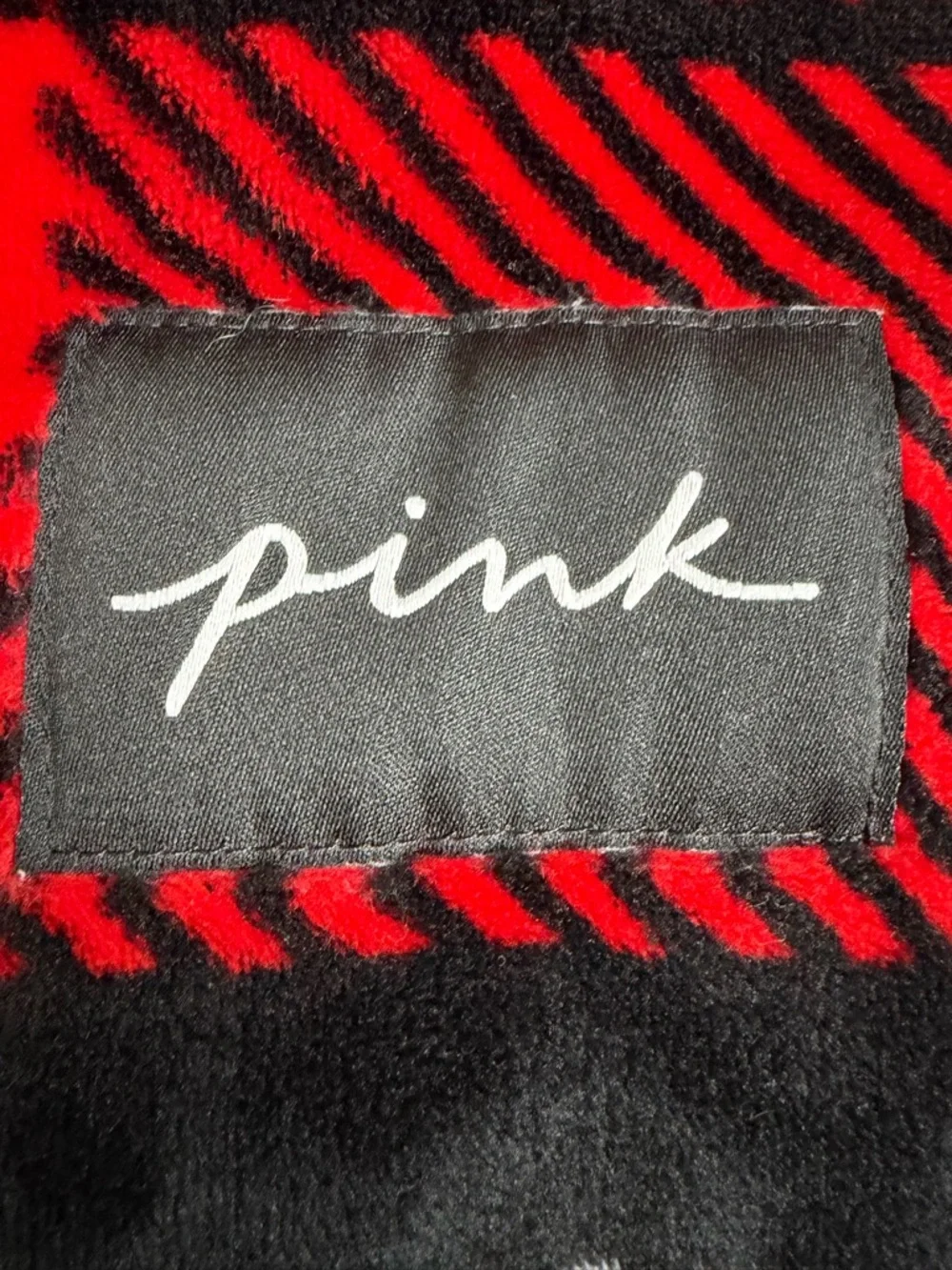 VS PINK Red Black Plaid Sherpa Campus Blanket Classic Rare 50x60 Warm Christmas